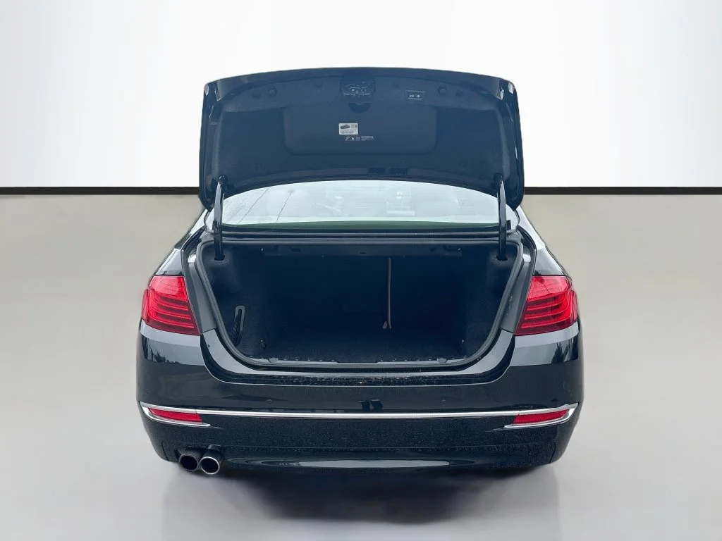 Used 2015 Black BMW 528i xDrive image 8