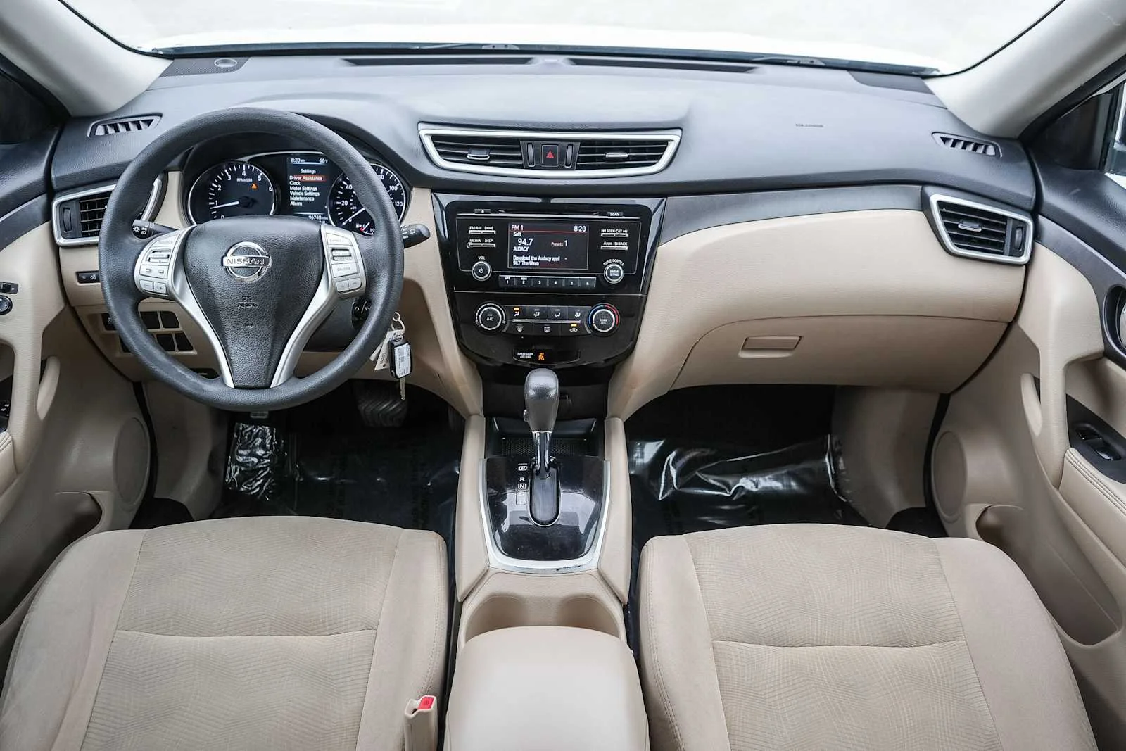 Used 2016 Glacier White Nissan S image 12