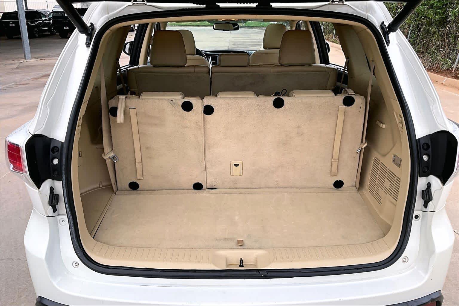Used 2014 Blizzard Pearl Toyota XLE image 32