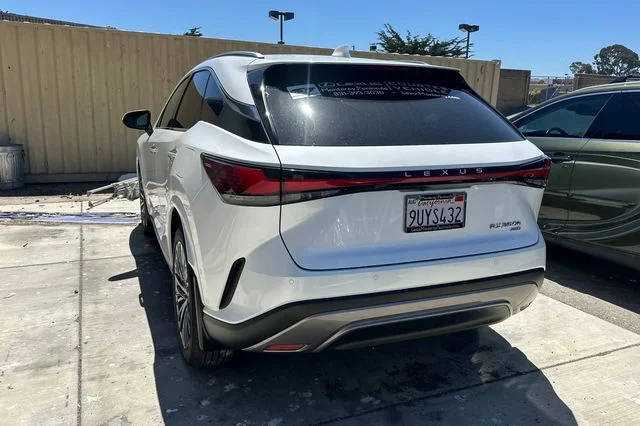 Used 2025 White Lexus 350h Luxury image 6