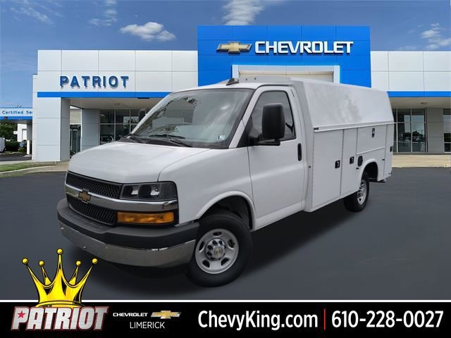 2025 Chevrolet Express 3500 139" WB's photo