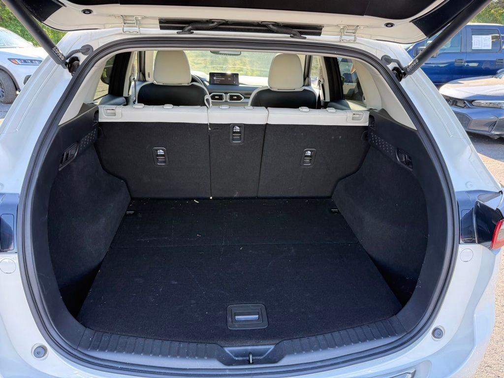 Used 2024 White Metallic Mazda 2.5 S Preferred Package image 5