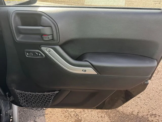 Used 2013 Black Jeep Unlimited Rubicon image 13