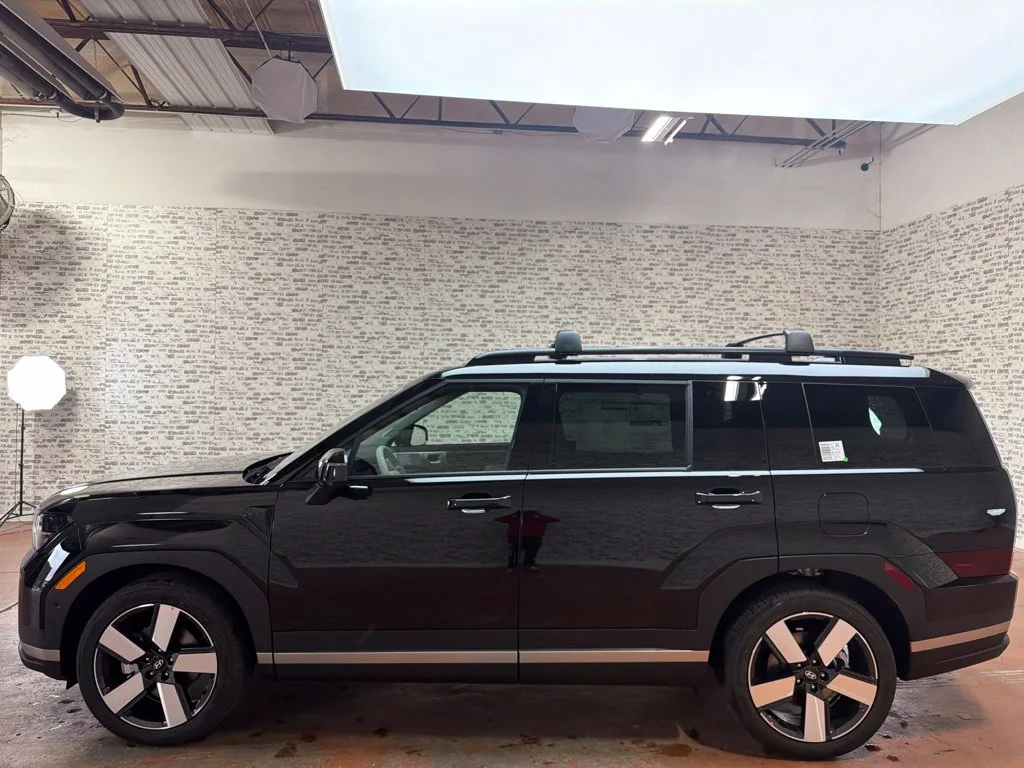 New 2027 Phantom Black Hyundai Limited image 4
