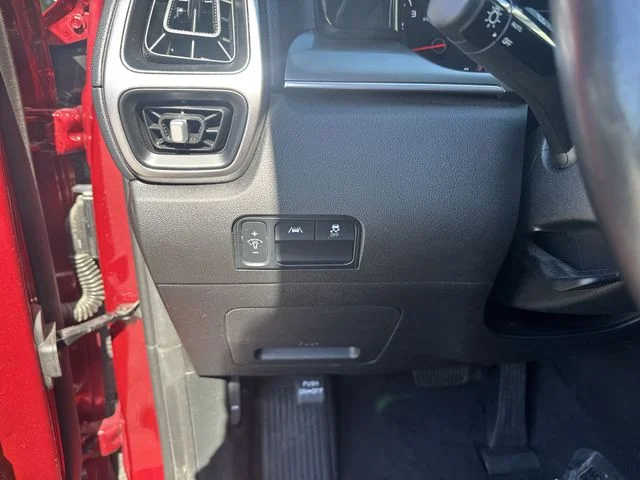 Used 2022 Red Kia S image 25
