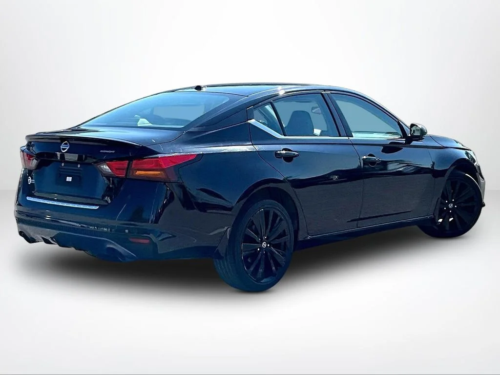 Used 2022 Black Nissan 2.5 SR image 3