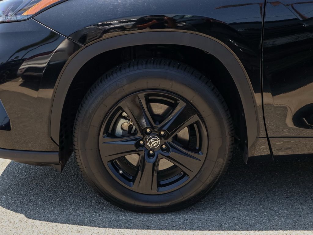 2024 Toyota Highlander LE - Photo 10