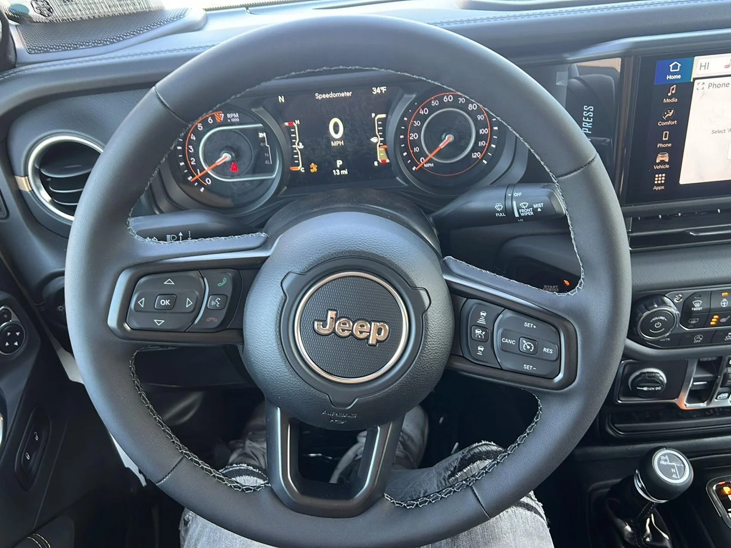 New 2026 Bright White Clear-Coat Exterior Paint Jeep Sahara image 13