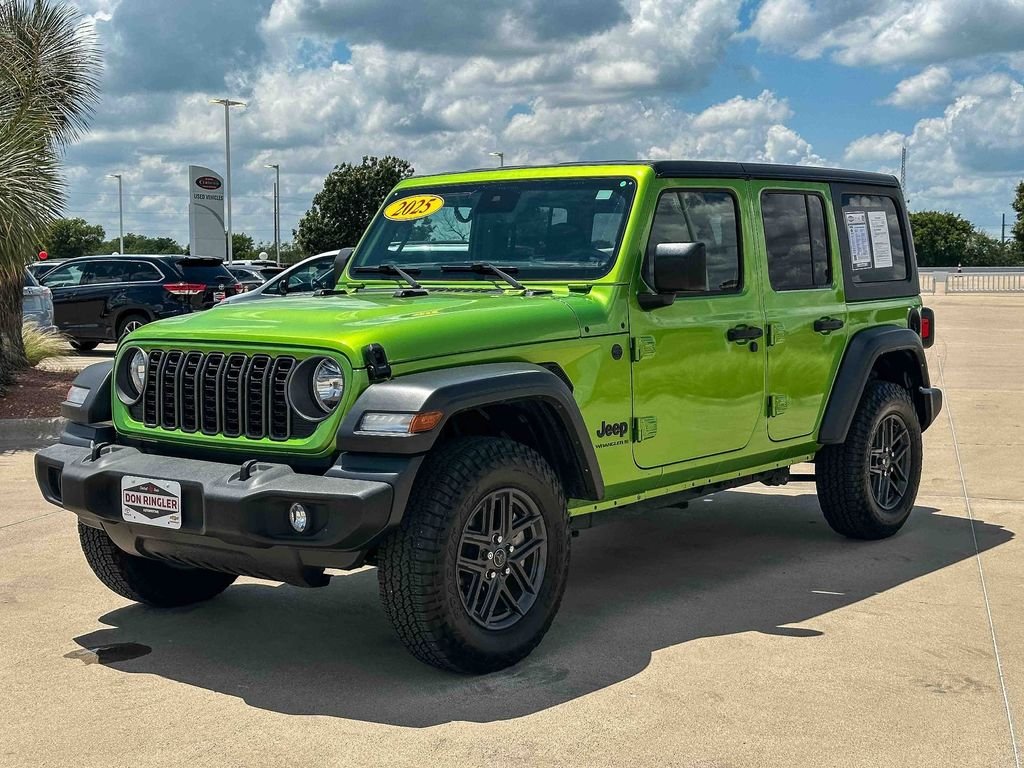 Used 2025 Green Jeep Sport S image 7