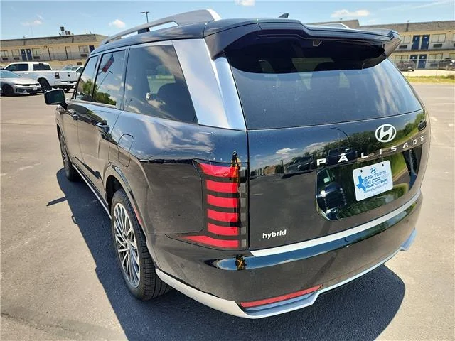 New 2026 Robust Emerald Pearl Hyundai Calligraphy image 3