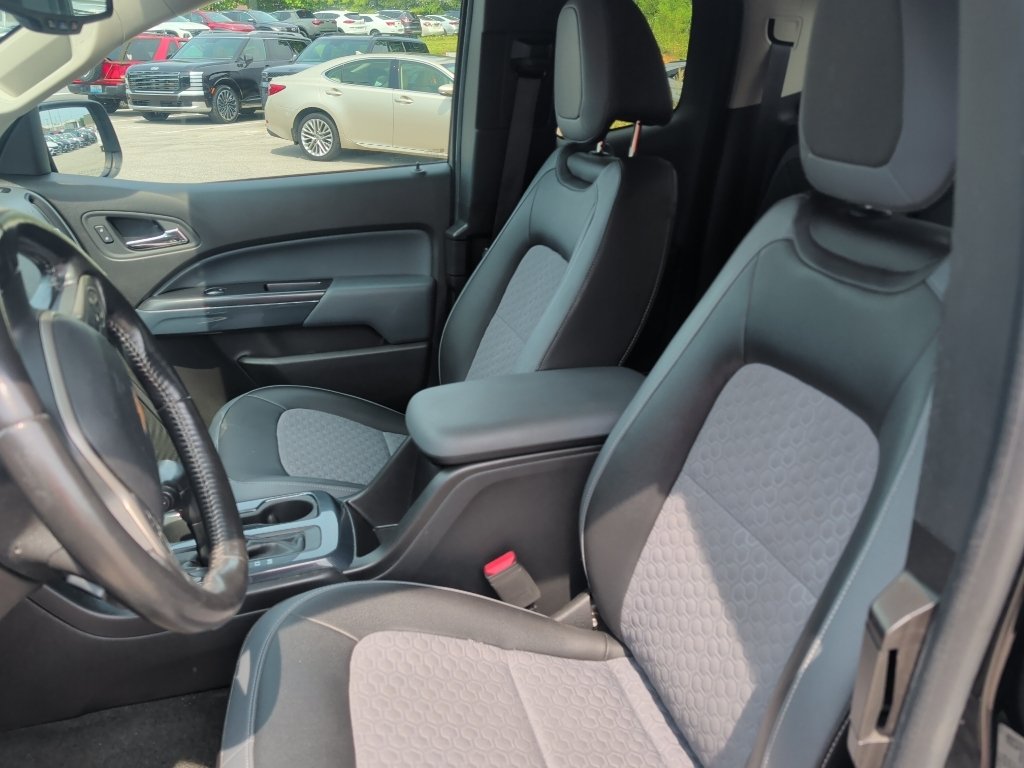 Used 2016 Black Chevrolet 4WD Z71 image 10