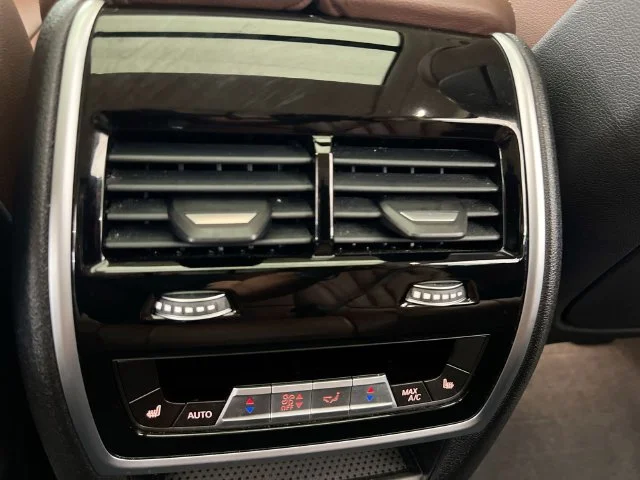 Used 2020 Black BMW xDrive40i image 19