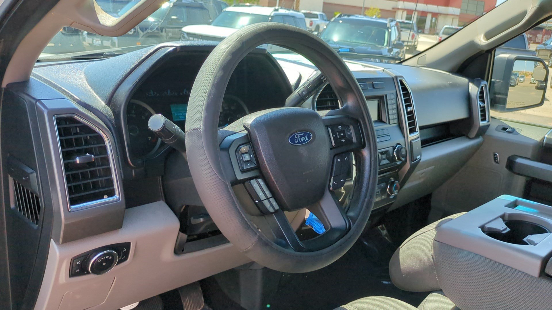 Used 2017 Ehite Ford XL image 13
