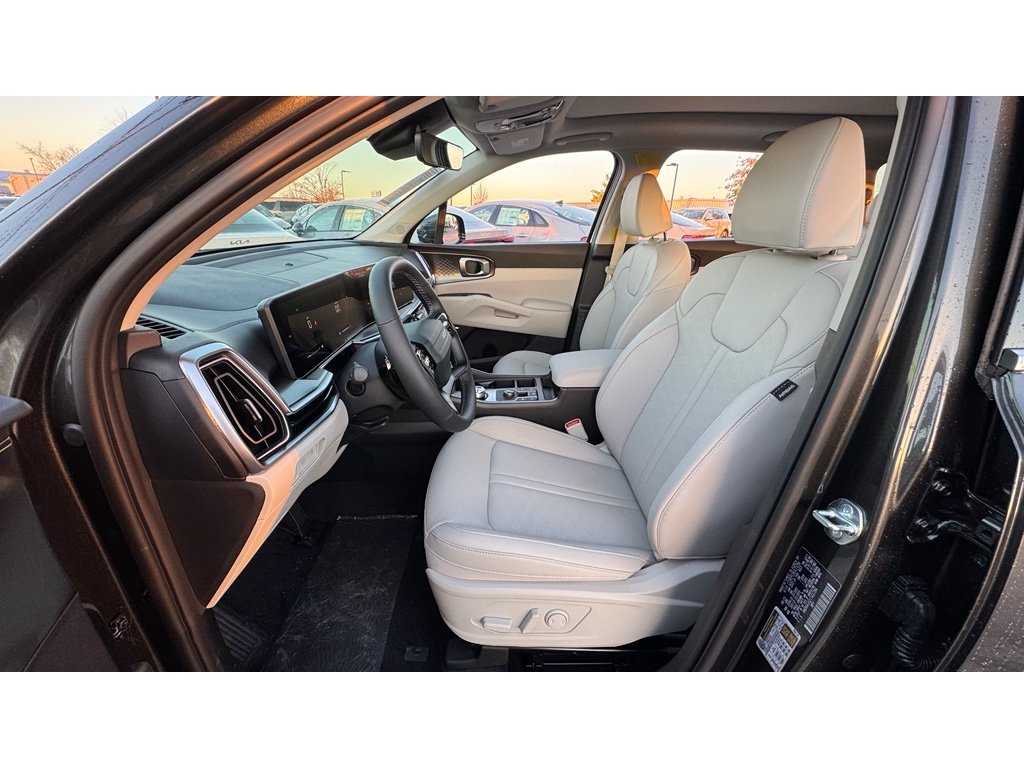 New 2026 Interstellar Gray Kia EX image 9