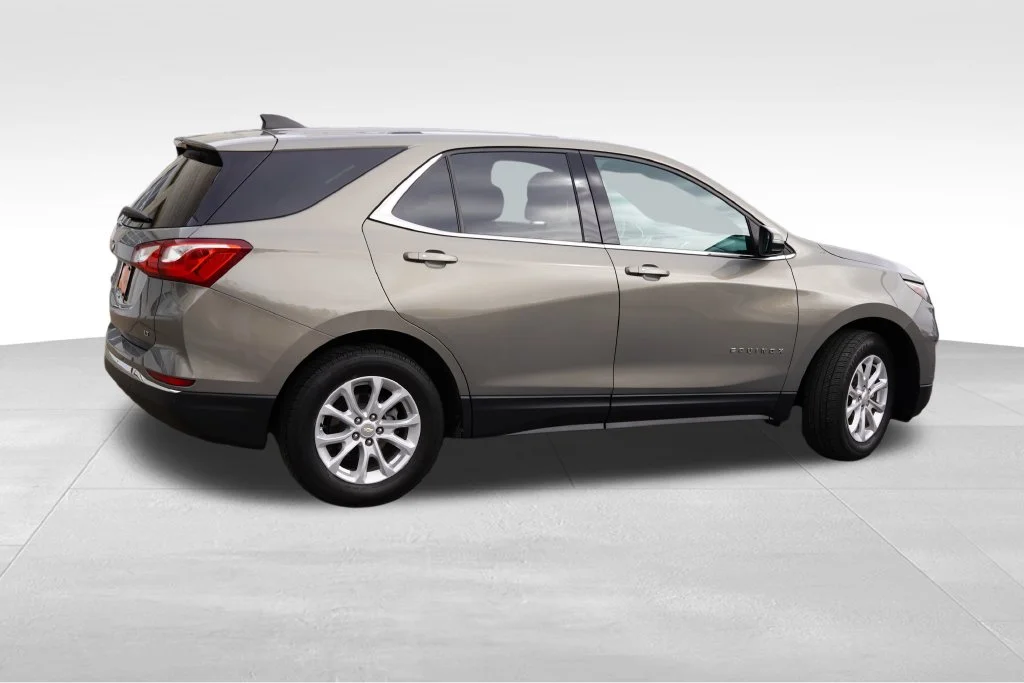 Certified Used 2018 Pepperdust Metallic Chevrolet LT image 4