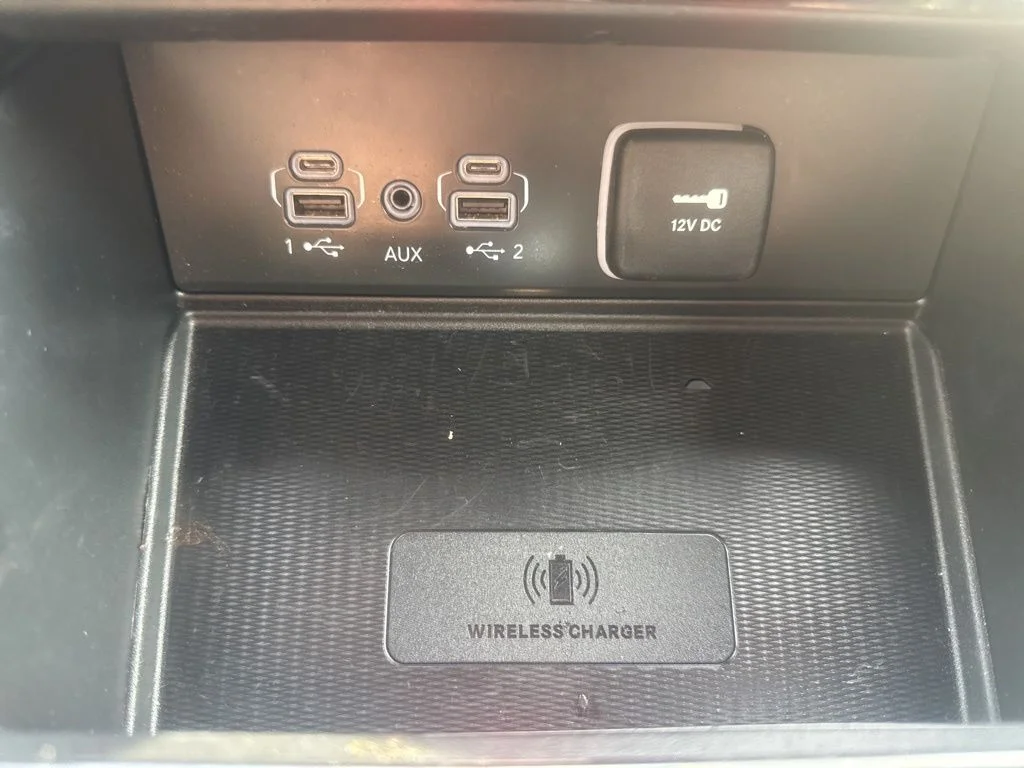 Used 2024 Silver Jeep Altitude image 6