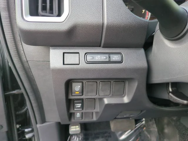 New 2026 Gun Metallic Nissan Crew Cab SV image 23