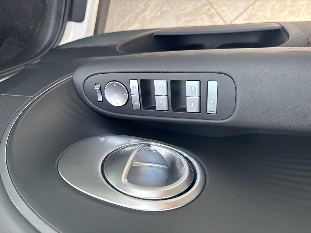 2026 Hyundai IONIQ 9 SE - Photo 27