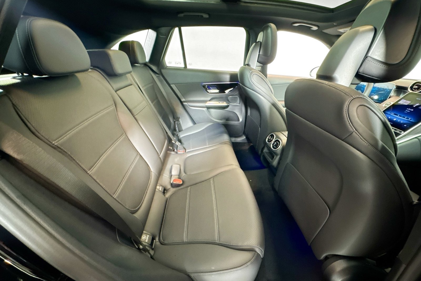 New 2026 Black Mercedes-Benz GLC 300 image 25