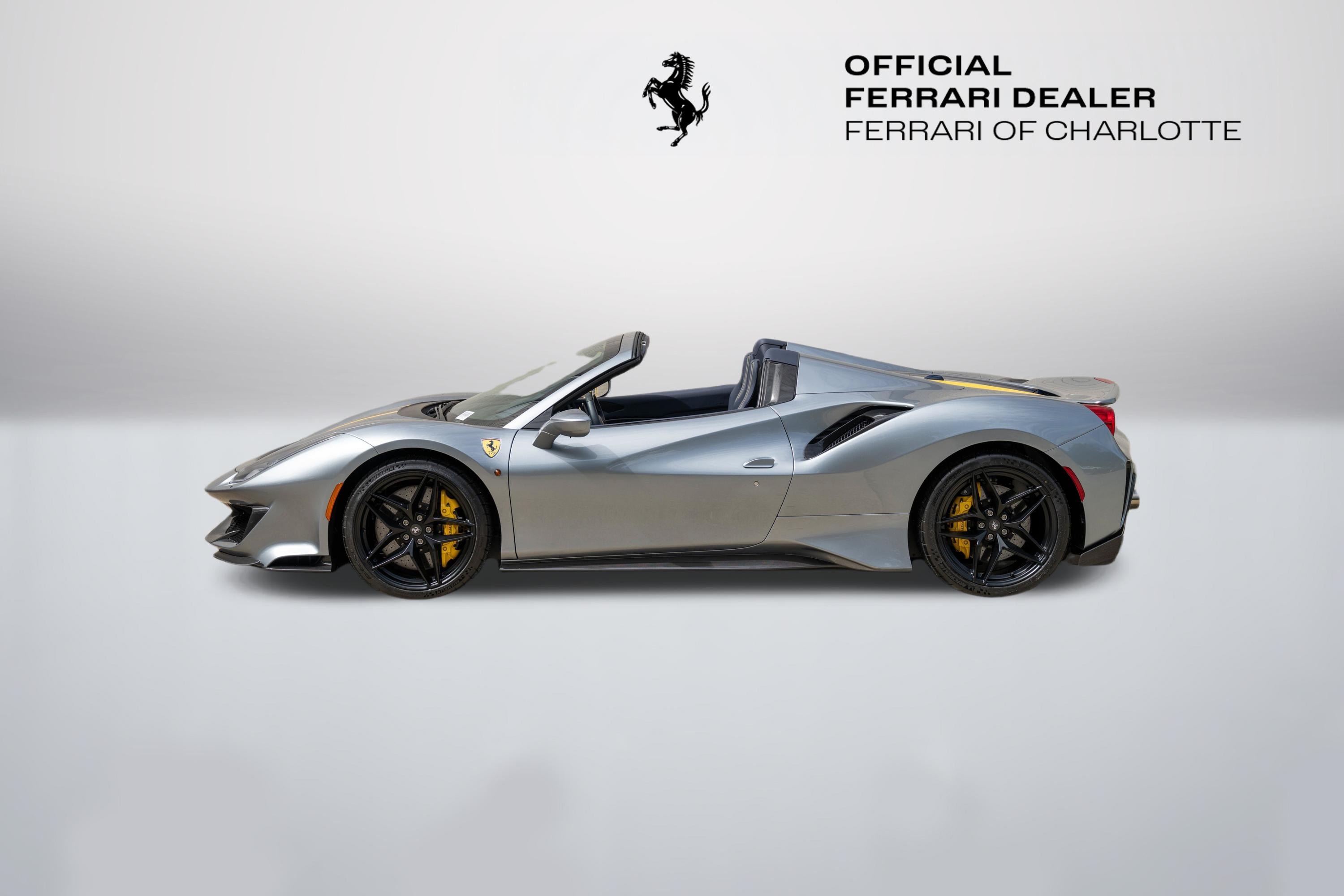 Used 2020 Grigio Titanio Metall Ferrari  image 4