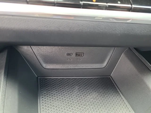 New 2027 Mosaic Black Metallic Chevrolet LT image 31