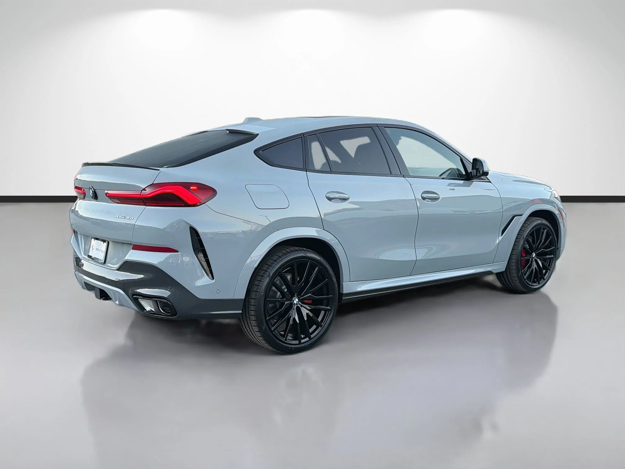 New 2027 Brooklyn Grey Metallic BMW xDrive40i image 3