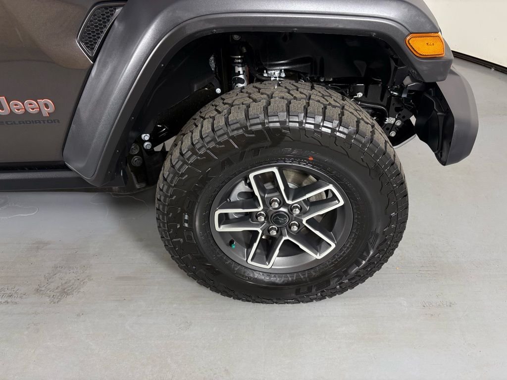 New 2026 Granite Crystal Metallic Clearcoat Jeep Mojave image 11