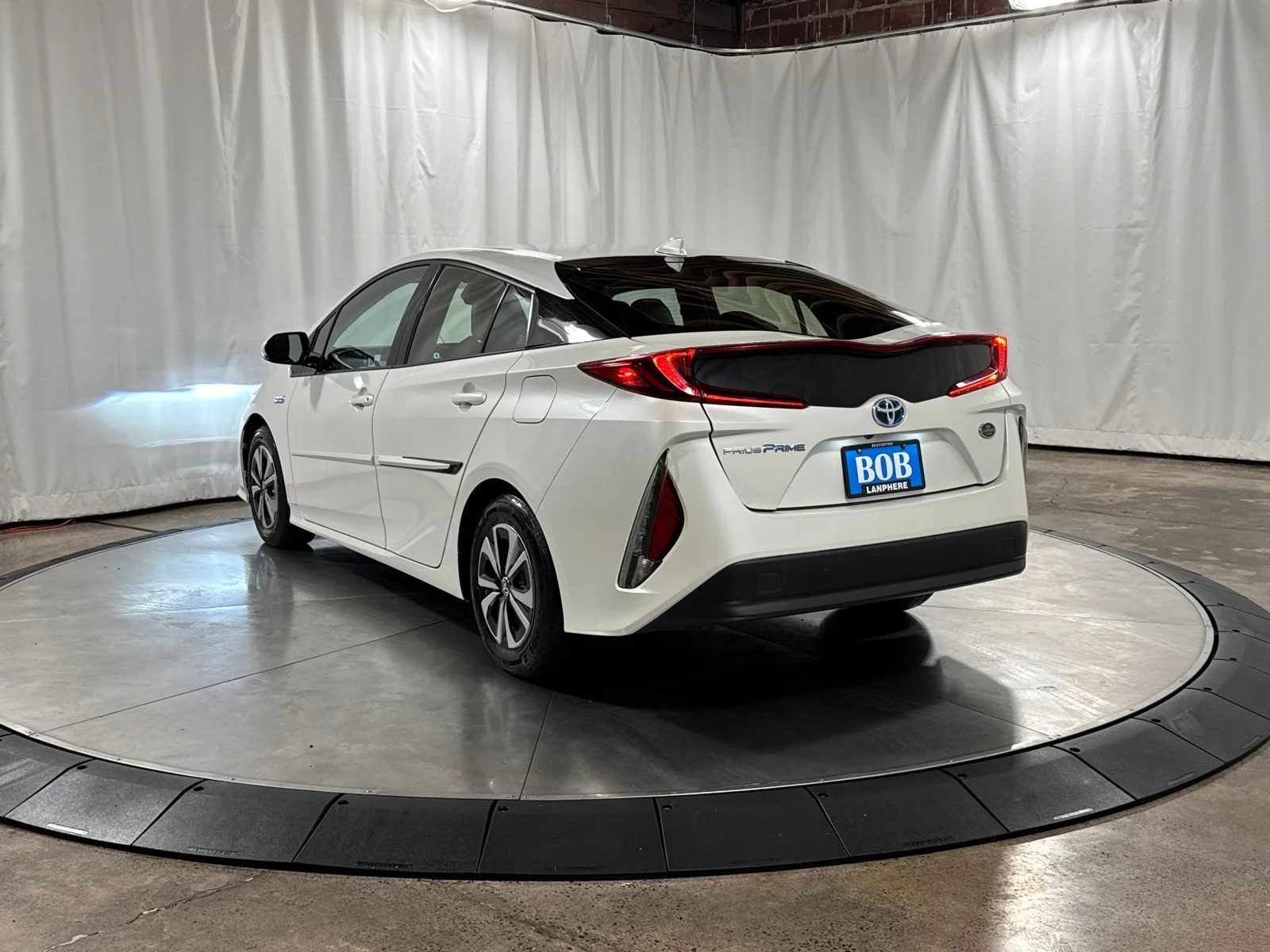 Used 2017 Blizzard Pearl Toyota Premium image 7