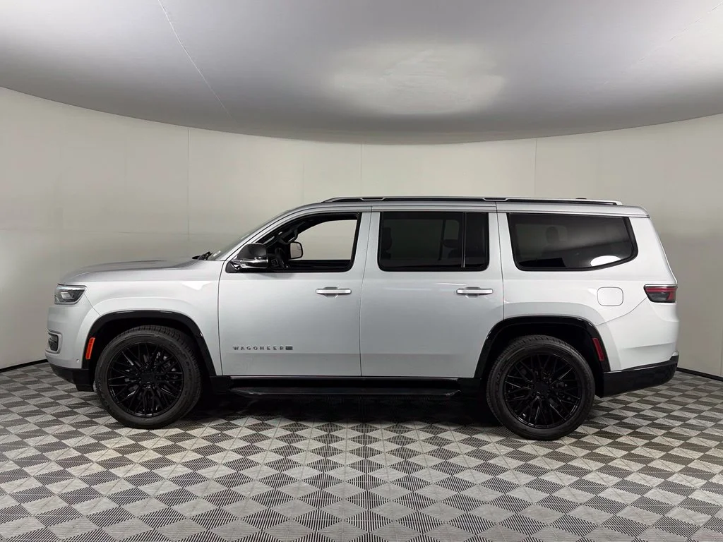 Certified Used 2024 Silver Jeep Base image 11