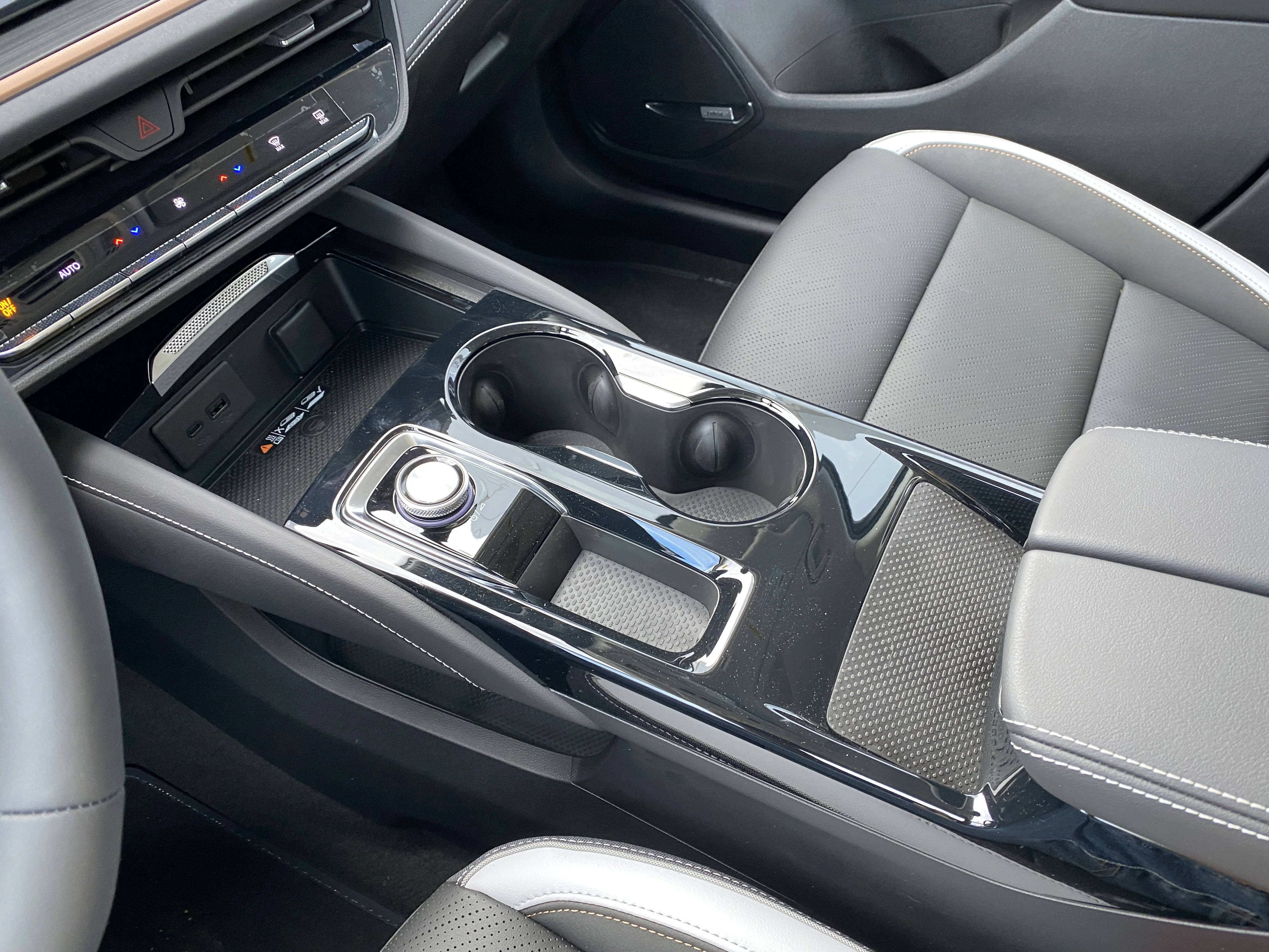 New 2026 IRIDESCENT WHITE TRICOAT Buick Sport Touring image 22