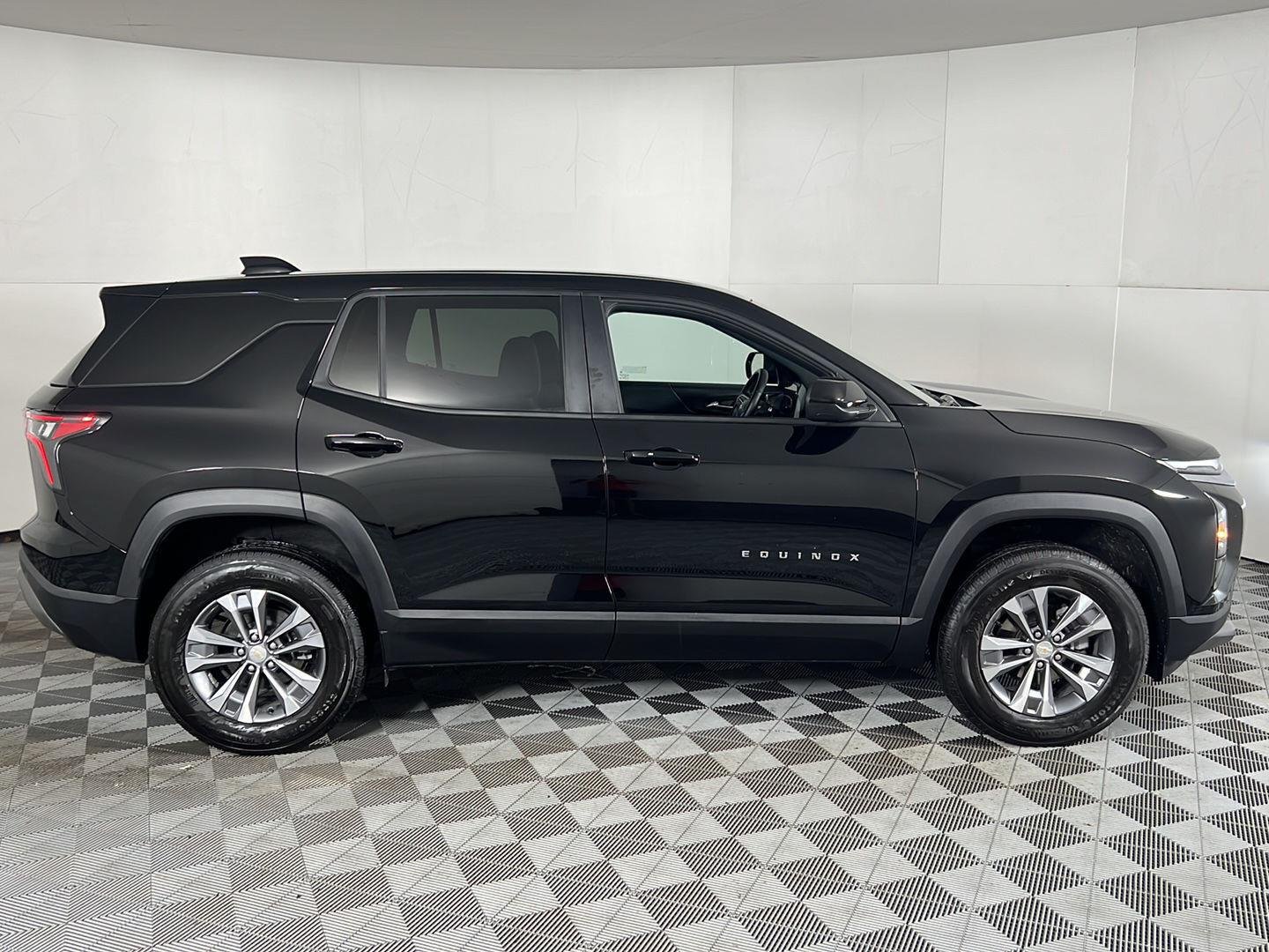 2026 Chevrolet Equinox LT - Photo 27