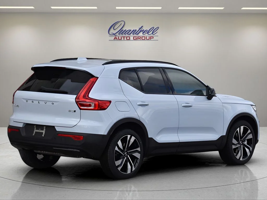 Used 2026 Cloud Blue Volvo Plus image 4
