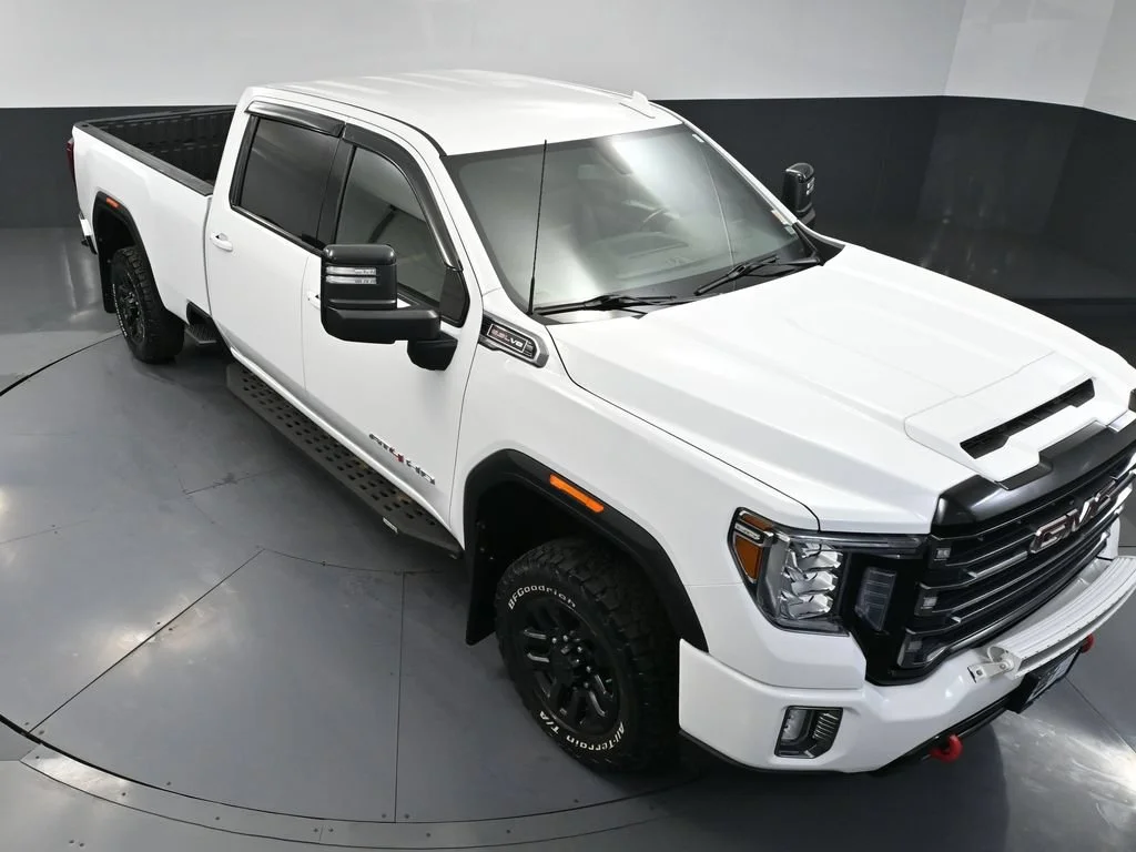 Used 2022 White GMC AT4 image 49