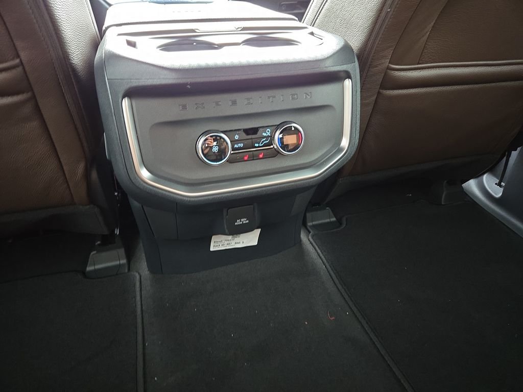 Used 2026 Oxford White Clearcoat Ford King Ranch image 12