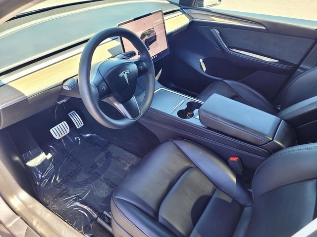Used 2023  Tesla Performance image 10
