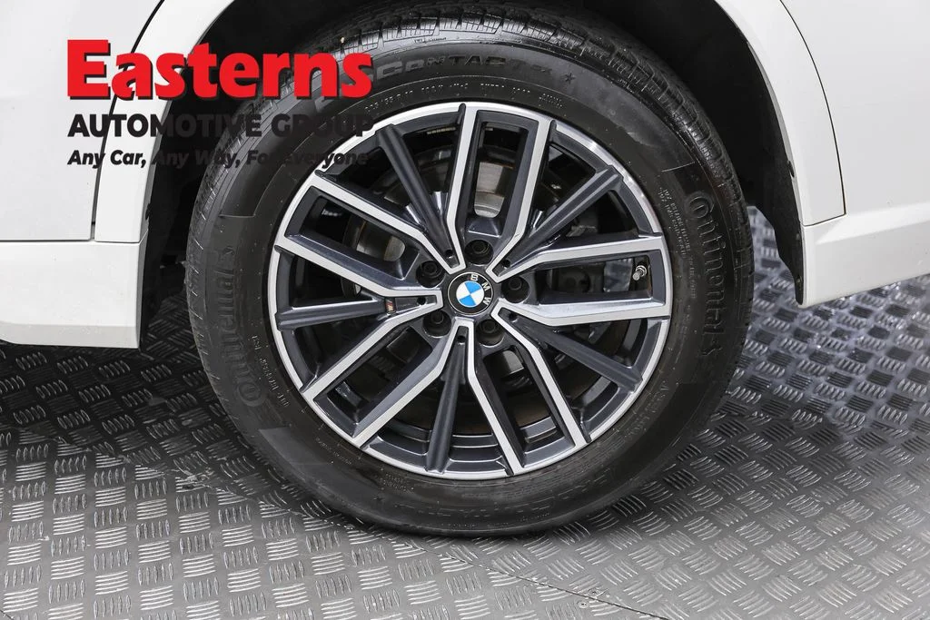 Used 2023 White BMW xDrive28i image 8