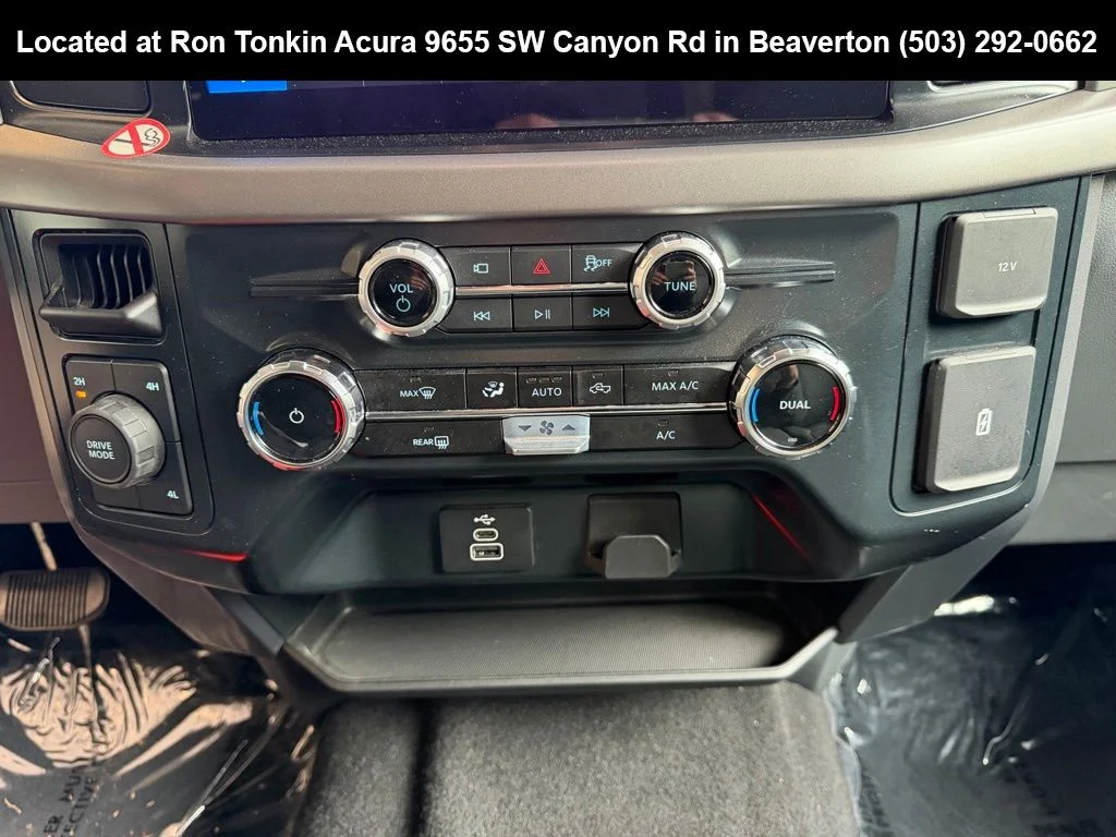 Used 2025 Atlas Blue Metallic Ford XLT image 23