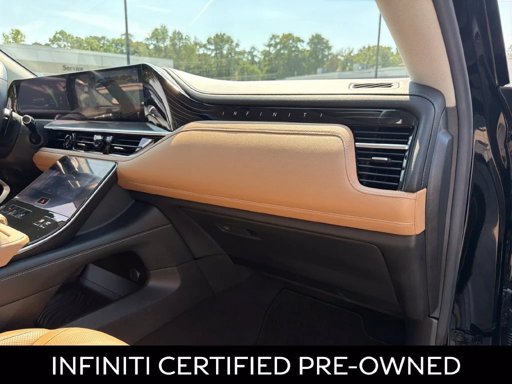 Certified Used 2025 Black Obsidian INFINITI LUXE image 39