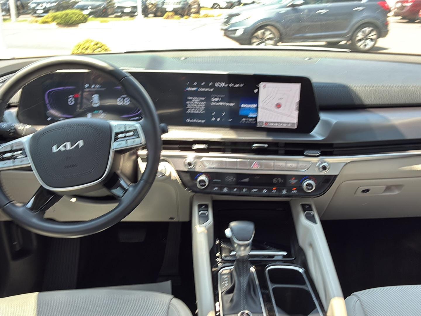 Used 2025 Glacial White Pearl Kia S image 22