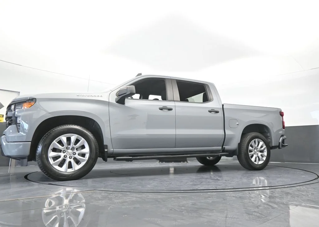 Used 2024 Slate Gray Metallic Chevrolet Custom image 59