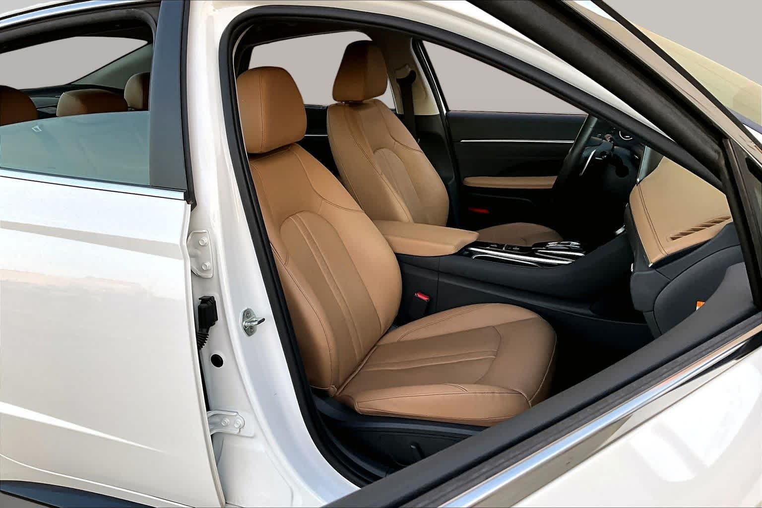 Used 2021 Hyper White Hyundai Limited image 8