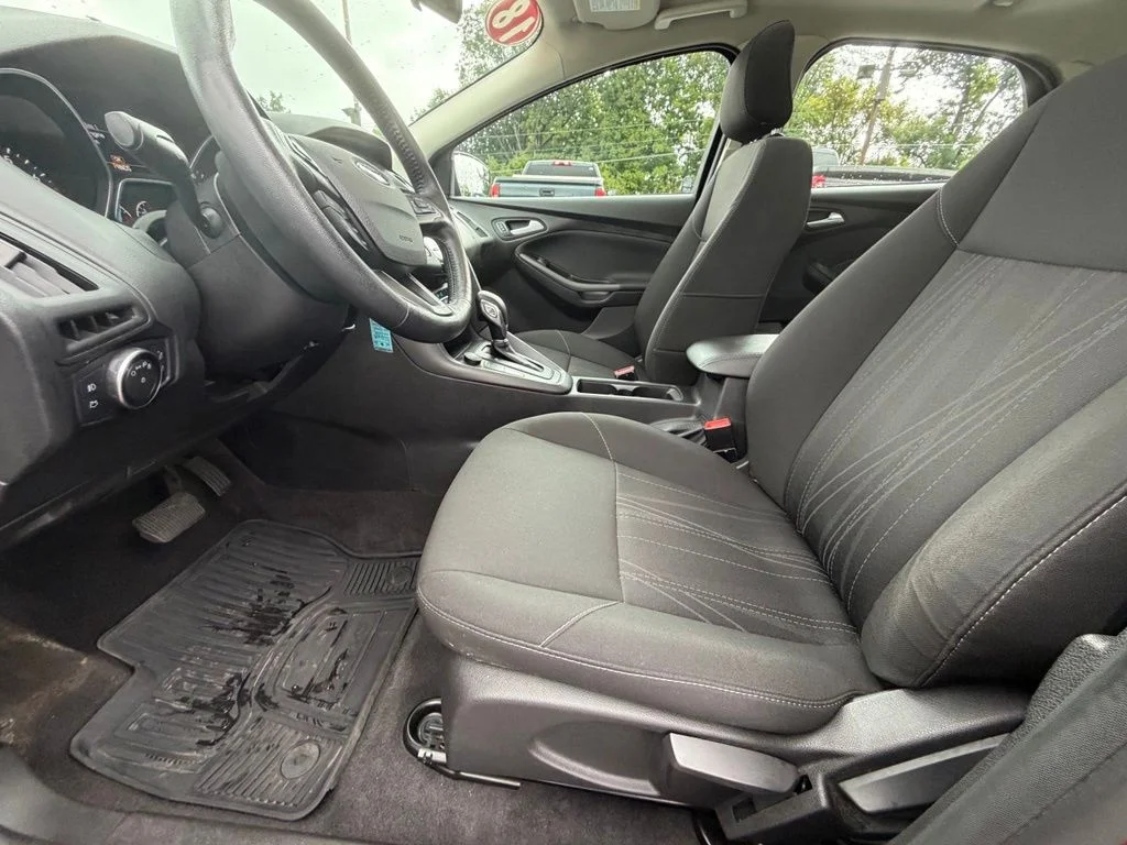 Used 2018 Red Ford SEL image 10