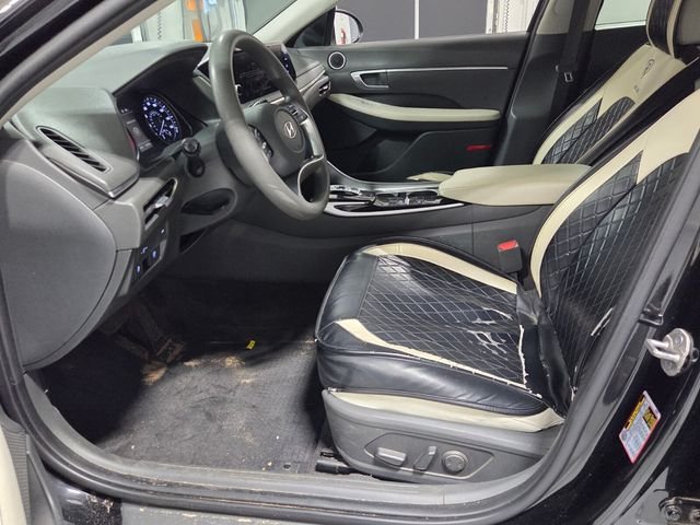 Used 2023 Black Hyundai SEL image 5