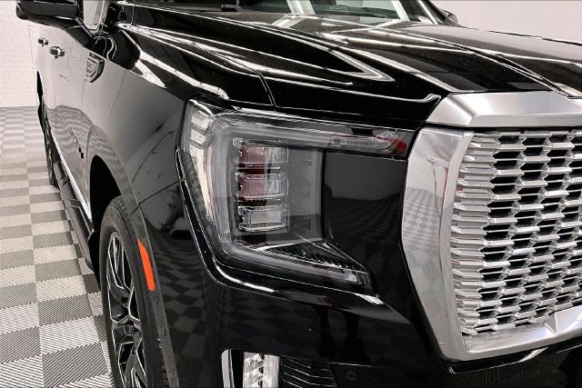 Used 2023 Onyx Black GMC Denali image 36