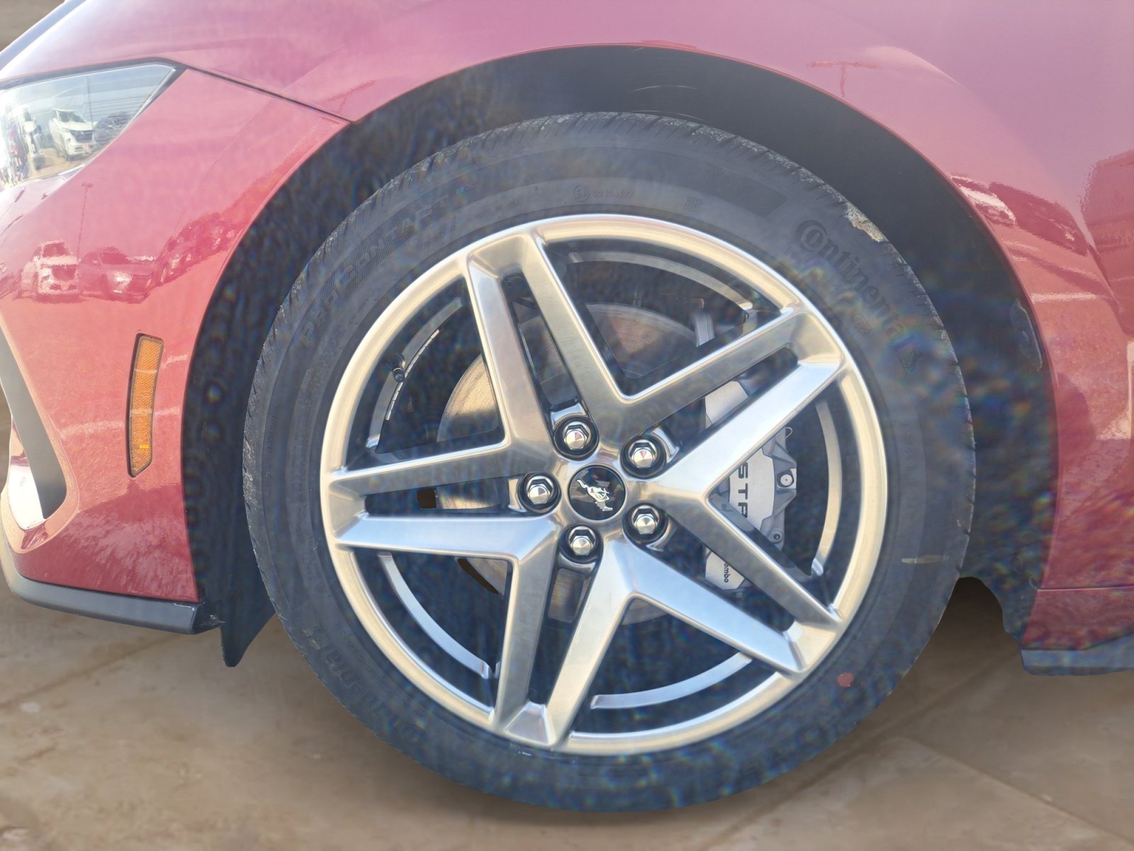 New 2026 Molten Magenta Metallic Tinted Clearcoat Ford GT image 26