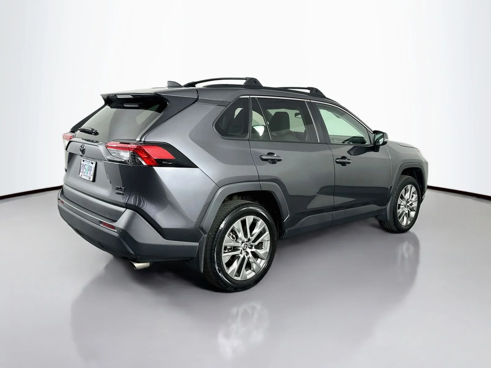 Used 2023 Gray Toyota XLE Premium image 7