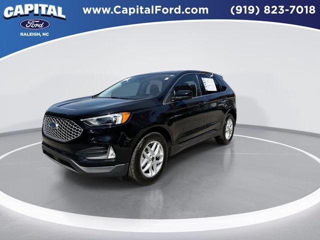 Used 2024 Black Ford SEL image 4