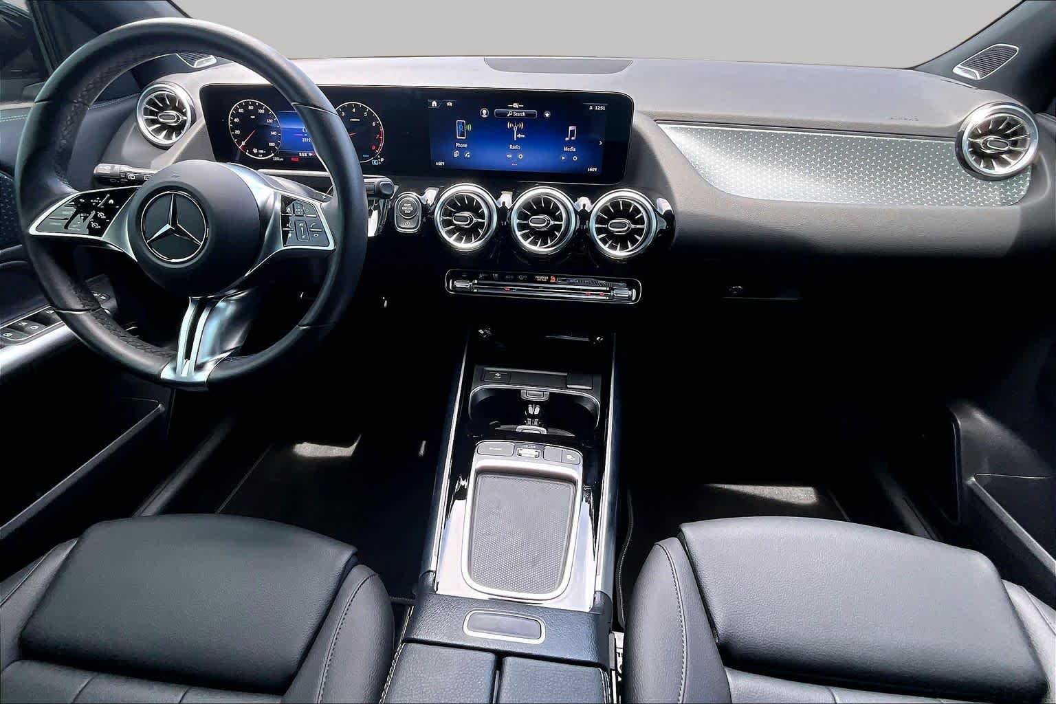 Used 2025 Night Black Mercedes-Benz GLA 250 image 28