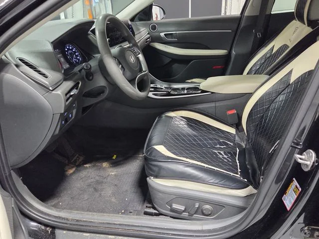 Used 2023 Black Hyundai SEL image 5