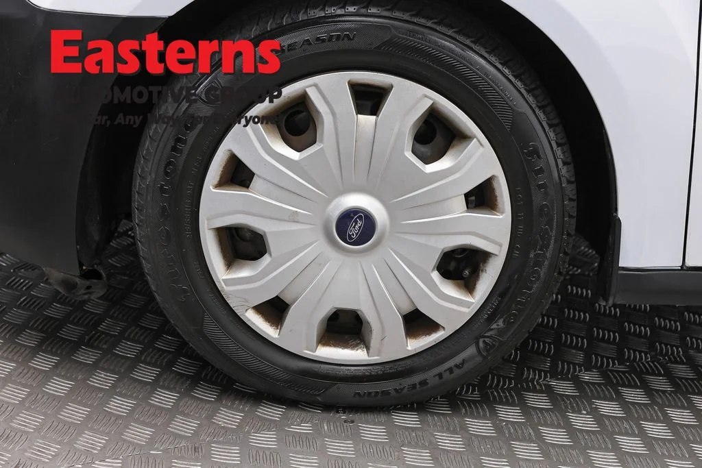 Used 2019 White Ford XL image 33